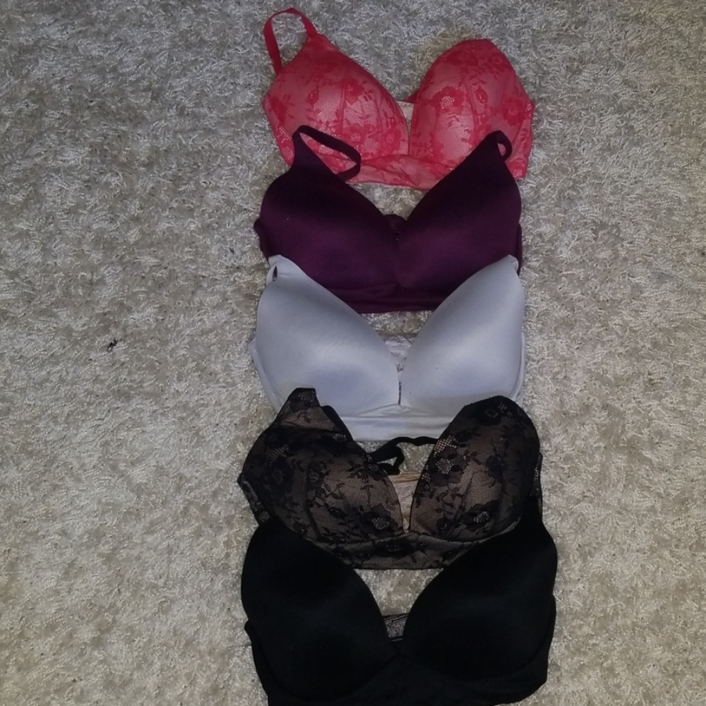 Victoria Secret 5Pc Bras!